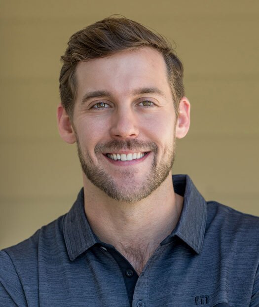 Robbie Reynolds Headshot